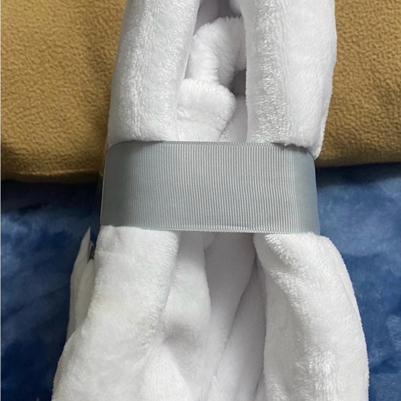 Fine Lines White Oversized Velvet Plush Throw — 50” X 70”. - Picture 3 of 3